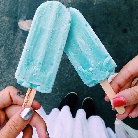 Ice Lollies Blue Ice Cream, I Need Vitamin Sea, Pastel Cupcakes, Everything Is Blue, Light Blue Aesthetic, Bleu Pastel, Blue Ice, Ice Pops, Photo Wall Collage