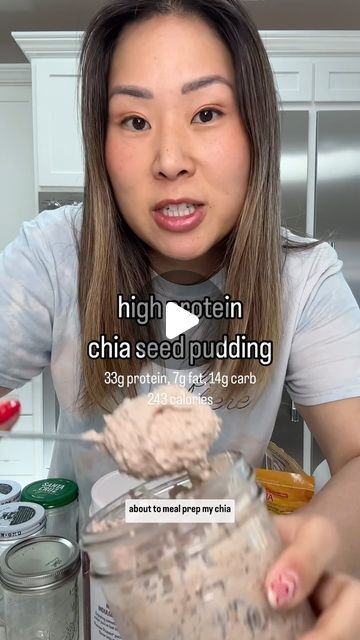 Kat Chao on Instagram: "tip: if you don’t like the texture of chia seeds, blend them before mixing them in ✨  high protein chia seed pudding ⬇️:  90ml @almondbreeze Almond Milk 130g @fage 0% Greek Yogurt 1 tbsp @earthlychoice Chia seeds 1 tbsp @bobsredmill Ground Flax Meal 1 scoop @premierprotein Powder Mix and refrigerate at least 2 hours.  I like to top with frozen wild blueberries 🫐   33g protein, 14g carbs, 7g fat, 243 cals  #chiapudding #chiaseedpudding #highproteinpudding #highproteinrecipes #highproteinsnack #snackidea #healthyrecipes #easyrecipes #viralfood #highfiber" Chia Greek Yogurt Pudding, Ground Chia Seed Recipes, High Protein Breakfast Yogurt, Chia Pudding With Protein Powder, Chia Seed Yogurt Recipe, Chia Seed Pudding Protein Powder, How To Use Chia Seeds, Chia And Flax Seed Recipes, High Protein Chia Seed Pudding