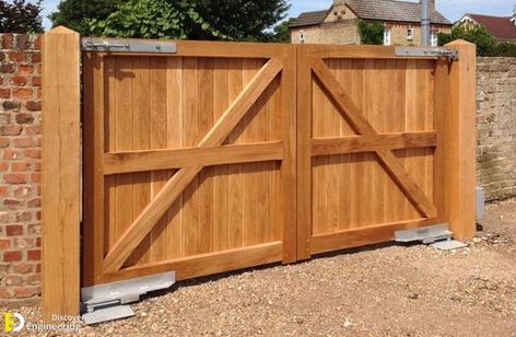 35 Amazing Wooden Gate Ideas - Engineering Discoveries Wooden Gate Ideas, Diy Exterior Barn Door, Wood Fence Gate Designs, Double Wooden Gates, Driveway Gate Diy, Building A Wooden Gate, Wooden Gate Designs, Wood Gates Driveway, Wood Fence Gates