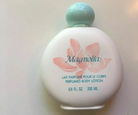 80s Perfume, Magnolia Perfume, Pretty Perfume, Pretty Perfume Bottles, روتين العناية بالبشرة, Perfume Scents, Vintage Bottles, Perfume Lover, Bath And Body Care