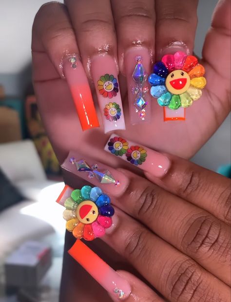 Smiley Flower Nails, Y2k Flower, Nail Designs With Flower Charms, Y2k Flower Nails, Flower Charm Nails, Flower Nails Rainbow, Rainbow Flower Nails, Nails Flower Charm, Rainbow Flower Nails Acrylic