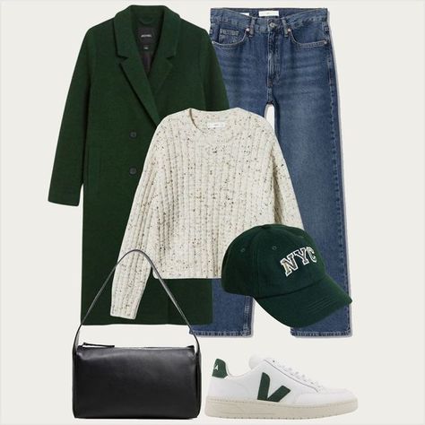 Forest Green Sweater Outfit, Forest Green Jumper Outfit, Green Winter Cardigan, Green Winter Outfits, Green Crew Neck Winter Cardigan, Green Turtleneck Outfit, Dark Green Jumper, Relaxed Outfit, Winter Outfits Women