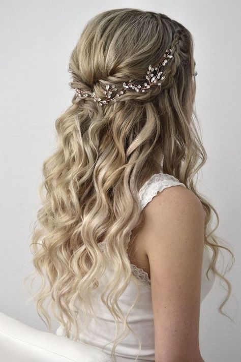 Debs Hairstyles, Hair Wedding Styles, Long Hair Wedding, Cute Prom Hairstyles, Wedding Hair Half, Formal Hairstyles For Long Hair, Simple Prom Hair, Ombre Hair Blonde, Beautiful Haircuts