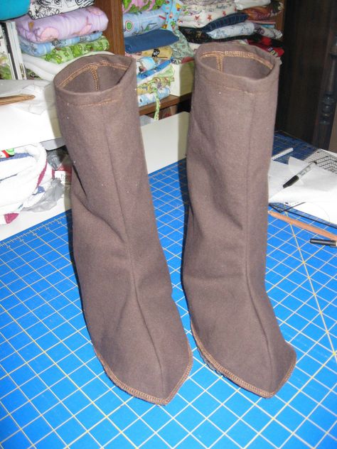 How To Make Boot Covers, Boot Covers Diy, Boot Cover Pattern, Free Patterns Sewing, How To Make Boots, Boots Diy, Free Crafts, Boot Covers, Fabric Boots