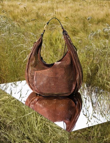 Mirror In Nature, Shooting Bags, It Bags, Photography Bags, Fashion Accessories Photography, Winter Photoshoot, Still Life Photos, Still Life Photographers, Beauty Products Photography