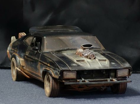 Mad Max Interceptor Mad Max Interceptor, Car Diorama, Mad Max Movie, Max Movie, Truck Scales, Hot Wheels Garage, Car Max, Warrior 1, Movie Cars