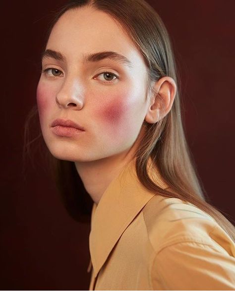 red blush #beauty Crazy Make Up, Red Cheeks, Red Blush, Beauty Shoot, Beauty Shots, School Looks, Make Up Looks, Pink Makeup, Eyes Makeup