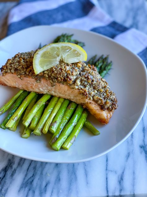 Walnut Salmon, Walnut Crusted Salmon, Honey Salmon Recipes, Walnut Crust, Honey Salmon, Whole30 Dinners, Crusted Salmon, Unprocessed Food, Cooking Salmon