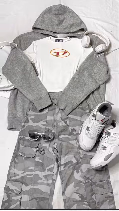 Grey Camo Pants Outfit, Air Jordan 4 White Oreo, Jordan 4 White Oreo, 4s Outfit, Diesel Top, Camo Pants Outfit, Jordan 4 White, Diesel Clothing, Outfit Streetwear