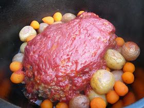 The cold weather has had me craving meat and potatoes and what could be easier than a one pot meatloaf dinner cooked in your dutch o... Camping Foods, Meatloaf Dinner, Pie Iron, Dutch Oven Camping, Cooking Meals, Oven Recipe, Iron Recipes, Skillet Recipes, Dutch Oven Cooking