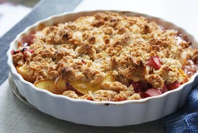 Peach+%26+Rhubarb+Big Crumb+Crumble Peach & Rhubarb Big Crumb Crumble Peach Rhubarb, Oat Crumble Topping, Cherry Crumble, Baking Vegan, Desserts Bars, Peach Crumble, Homestead Recipes, Rhubarb Crisp, Rhubarb Crumble