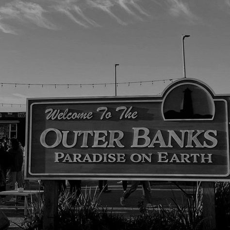 The Pogues Outer Banks, Pogues Outer Banks, Outer Banks Aesthetic, The Pogues, Picture Collage Wall, Paradise On Earth, Black And White Posters, Black And White Aesthetic, Picture Collage