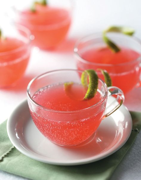 Our Cosmopolitan Punch recipe is a classy and super easy to make beverage. Thi recipe makes about 14 cups in only 10 minutes. Vodka Punch, Cosmo Cocktail, Frozen Limeade, Punch Recipe, Beverage Recipes, Alcohol Drinks, Alcoholic Beverages, Perfect Cocktails, Punch Recipes