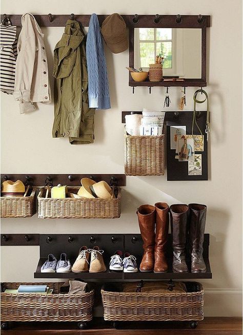 Inspiring Entryway Organization Ideas Entryway Basket, Beautiful Entryways, Entryway Shoe Storage, Small Entryways, Entryway Shoe, Diy Casa, Entryway Storage, Entryway Organization, Small Entryway