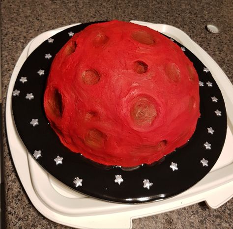 Mars Planet Birthday cake with black royal icing border Planet Mars Cake, Mars Cake Planet, Mars Themed Birthday Party, Planet Birthday Cake, Mars Cake, Black Royal Icing, Space Cakes, Cake Bear, Planet Birthday