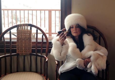 Lisa Vanderpump Style, Lisa Vanderpump, Virgo Women, Bravo Tv, Housewives Of Beverly Hills, Fur Fashion, Real Housewives, Classic Outfits, Style Icon