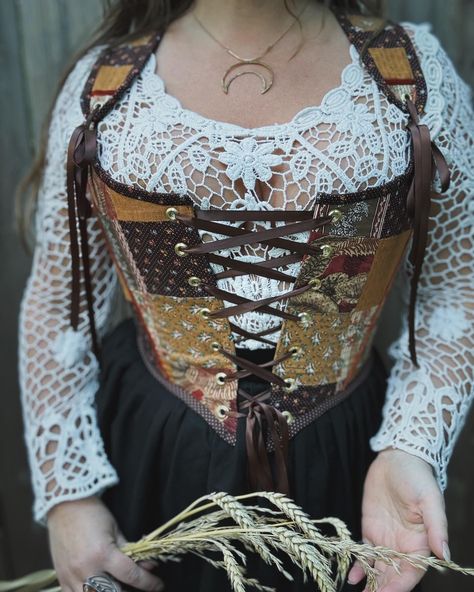 A few more close ups of the Winnow Stays 🌾 #stays #corset #patchwork #folkcore #folkstyle #folkfashion #prairie #prairiecore #slowfashion #renfaire #renfairecostume #historybounding #bodice #midsizefashion #fairytalefashion #cottagecorefashion Stays Outfit, Corded Stays, Ren Faire Corset, Stays Corset, Patchwork Corset, Stays Pattern, Vest Ideas, History Bounding, Custom Corsets