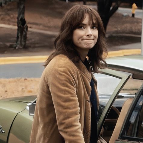 joyce byers Winona Ryder Joyce Byers, Joyce Byers Hair, Joyce Byers Haircut, Joyce Stranger Things, Capcut Pfp, Winona Forever, Joyce Byers, Winona Ryder, Stranger Things Season