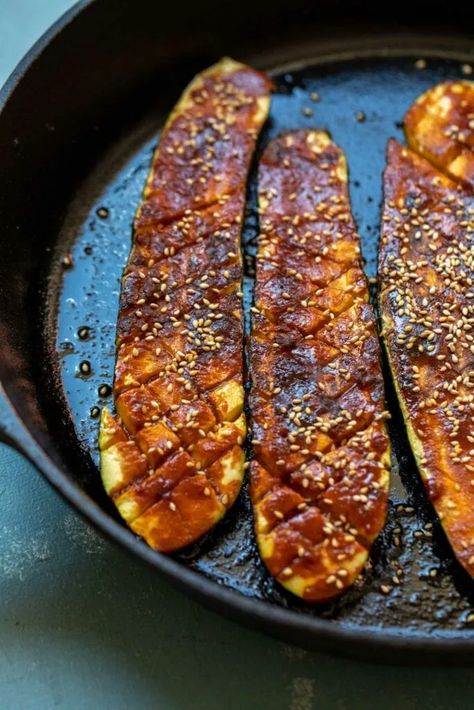 This roasted zucchini with a spicy and sweet gochujang glaze is my new favorite way to cook zucchini. You can serve it with so many things! #zucchini #summer #gochujang Best Roasted Zucchini, Gochujang Broccoli, Gochujang Glaze, Grilled Pork Shoulder, Zucchini In The Oven, Cook Zucchini, Pork Shoulder Recipes, Soba Noodles Salad, Roasted Zucchini