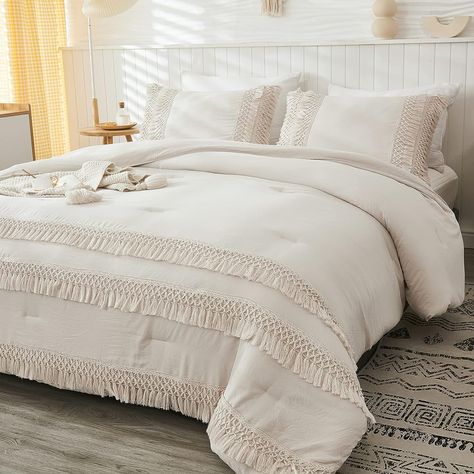 I love the tassles on this cute boho chic bedding set! Farmhouse Bedding Sets, Boho Chic Bedding, Chic Bedding Sets, Boho Bedding Sets, Comforter Bedding, Chic Bedding, Farmhouse Bedding, Comforter Bedding Sets, Boho Bedding