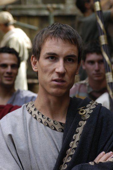 12 New HQ Stills of Tobias Menzies in ‘Rome’ | Outlander Online Hbo Rome, Rome Hbo, Rome Tv Series, Medieval Men, Rome View, Tobias Menzies, Outlander Season 1, Portrait Reference, Ancient Costume