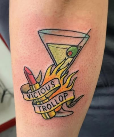 Gilmore Tattoo Ideas, Stars Hollow Tattoo, Lorelai Gilmore Tattoo, Gilmore Girls Tattoo Mother Daughter, Hot Mulligan Tattoo, Gilmore Tattoo, Heathers Tattoo, New Girl Tattoo, In Omnia Paratus Tattoo