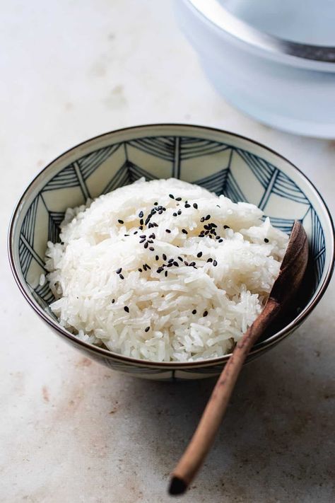 How to make sticky rice in microwave Souper Rice, Rice In Microwave, Make Sticky Rice, Chinese Sticky Rice, Rice In The Microwave, Mango Sticky Rice, Glutinous Rice, Sushi Rice, Sticky Rice