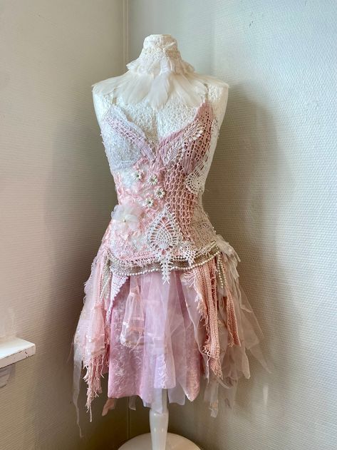 Pink Boho Wedding Dress Fairy Tale Colors,bridal Gown for Faries,elven Wedding Dress Rustic,bohemian Wedding - Etsy Whimsical Bohemian Style, Pink Bohemian Outfits, Fairy Dresses Aesthetic, Pink Fairy Outfit, Pink Boho Wedding Dress, Fairy Dress Pink, Fairy Outfit Ideas, Forest Fairy Dress, Pink Fairy Dress