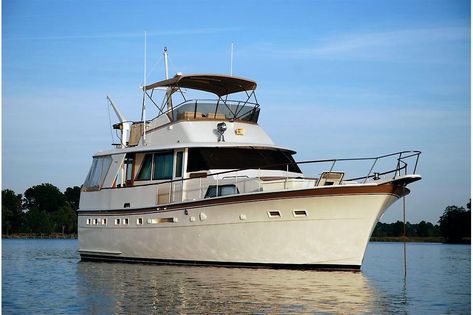 1980 Hatteras 53 Classic Liveaboard Boats For Sale, Yacht Prices, Hatteras Yachts, Liveaboard Boats, Boat Interior Design, Shrimp Boat, Buy A Boat, Detroit Diesel, Jon Boat