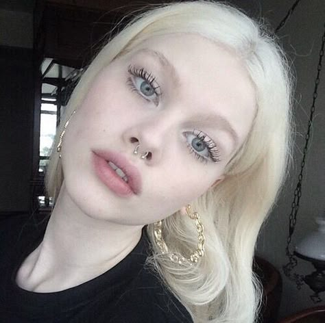 @αυвreyтαтe_ White Blonde, Pale Skin, Dream Hair, Aesthetic Hair, Blonde Girl, Hair Goals, Makeup Inspiration, Blue Eyes, Cute Hairstyles