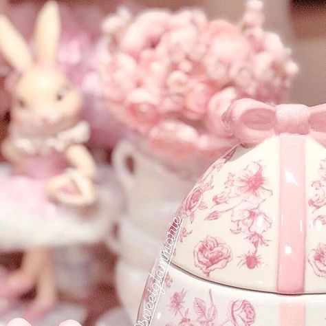 Marie 🎀 on Instagram: "Happy Pink TUESDAY Sweet Darlings !!! Obsessed with this #coquette collection 🎀 🤍🎀 . . . . . . #happypinktuesday #pinktuesday #coquetteaesthetic #coquettegirl #coquetteroom #coquettestyle #coquettedoll #pinkasthetic #shabbychic #shabbychicdecor #pink #easterdecoration #easter #happyeaster #pinkalishias" Coquette Bunnies, Coquette Spring Wallpaper, Coquette Easter, Pink Flowers Coquette, Cute Cat Coquette, Shabby Chic Decor, Easter Decorations, Happy Easter, Shabby Chic