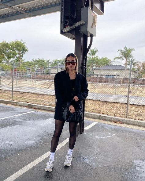 Tights Sneakers Outfit, Tights And Sneakers, Inspo Poses, Trendy Outfit Inspo, Stylish Winter Outfits, Socks And Heels, Black Pantyhose, White Socks, Sneakers Outfit