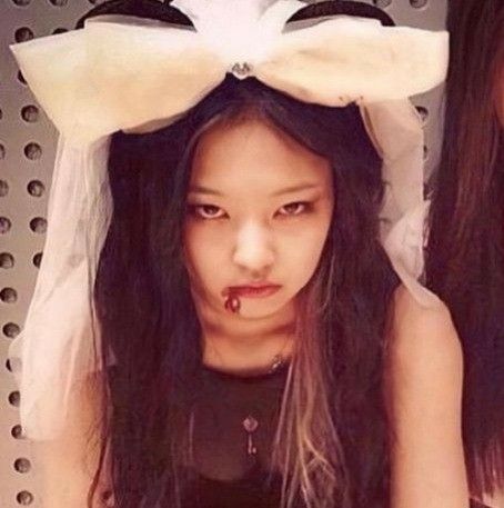 Jennie Kim Halloween, Jennie Halloween, Halloween Icons, Jennie Kim, We Heart It, Halloween, Hair