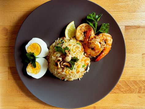 Plating Food Presentation Rice, Platting Ideas Food Simple, Fried Rice Plating Presentation, Fried Rice Plating Ideas, Plating Nasi Goreng, Fried Chicken Plating, Rice Presentation Ideas, Rice Plating Ideas, Rice Plating Presentation