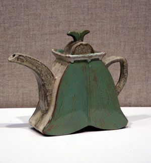 ceramic slab-built tea pot by Kaylee Pottery Tea Pots, Slab Ceramics, Pottery Houses, Pottery Jar, Pottery Handbuilding, Pottery Teapots, Clay Teapots, Ceramic Teapot, Slab Pottery