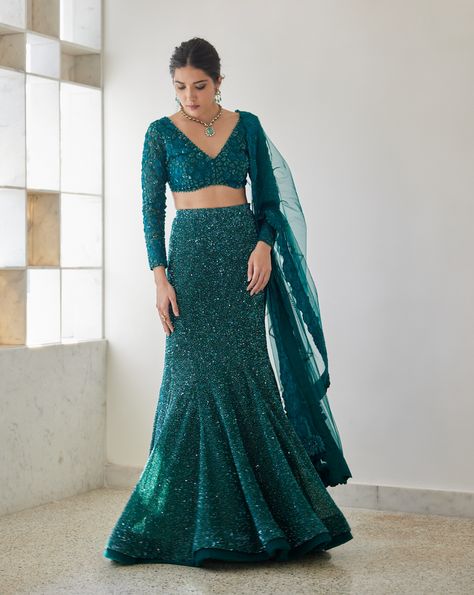 Form & Feeling - Volume 2 – Mishru Mermaid Lengha Bridal Lehenga, Fishtail Lehenga Bridal, Mermaid Style Lehenga, Fishcut Lehenga Pattern, Mermaid Lengha, Straight Lehenga, Mermaid Cut Gown, Lehenga Models, Mermaid Saree