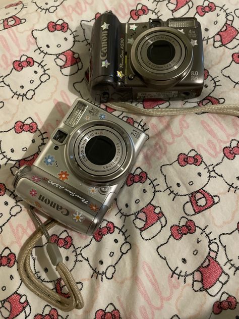 Aesthetic, Y2K, classic, vintage Digital Camera Decorated, Decorated Camera, Digi Camera, Hello Kitty Book, Camera Decor, Black Kawaii, Cute Camera, Retro Gadgets, Old Cameras