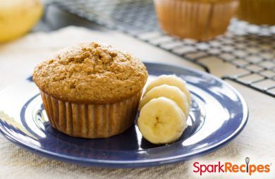 My whole family loves these! Although they may seem small (considering the size of muffin we can get in a bakery) but we always add a helping of fruit or yogurt for breakfast. Yummy! via @SparkPeople Low Calorie Banana Muffins, Quick Quinoa Recipes, Banana Oat Bran Muffins, Gluten Free Banana Bread Muffins, Banana Quinoa Muffins, Low Calorie Banana, Banana Bran Muffins, Banana Muffin Recipe, Banana Bread Muffins