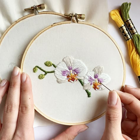 Embroidery Workshop: Orchids (SOLD OUT) - Queens Botanical Garden Orchid Embroidery, Orchid Flower Tattoos, Stitching Flowers, Learn To Embroider, Orchid Watercolor, Orchid Illustration, Orchid Drawing, Orchid Pattern, Mini Orquideas