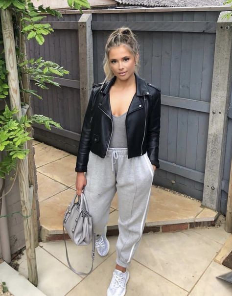 Sweatpants Outfit, Chill Outfits, Athleisure Outfits, Street Style Chic, Sporty Outfits, Look Your Best, Fashion Mode, Mode Inspiration, The Clothes