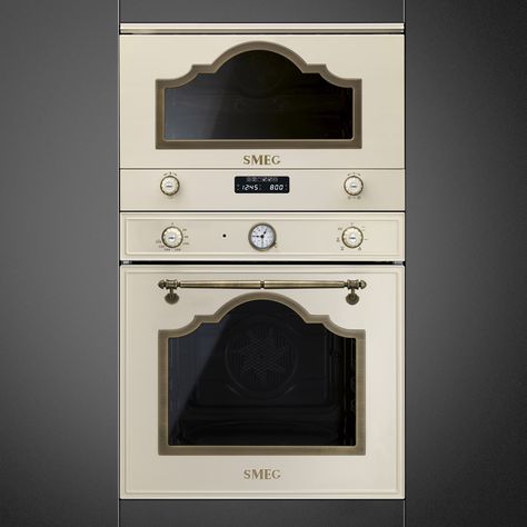 Smeg Cream, Smeg Oven, Built In Microwave Oven, Smeg Kitchen, Smeg Appliances, Oven Design, Wood Stove Fireplace, Shower Columns, Kitchen Aesthetic