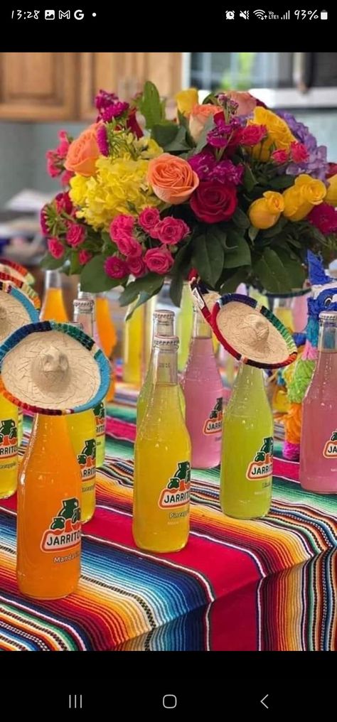 Elegant Mexican Party, Mexican Theme Centerpieces Ideas, Mexican Style Party, Elegant Mexican Theme Party, Mexican Centerpiece, Cocktail Tasting, Mexican Ideas, Vintage Mexican Wedding, Bd Ideas