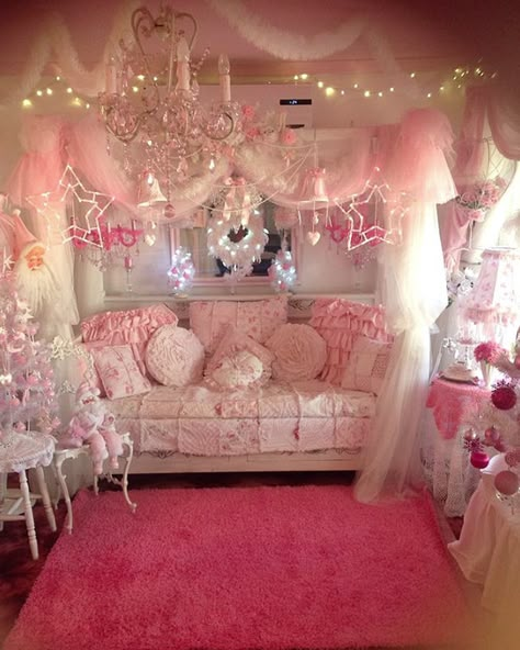 Fantasy Room, Dreamy Nursery, Drawing Room Decor, Tout Rose, Pink Furniture, Pink Room Decor, Cute Bedroom Ideas, Girly Room, Cute Bedroom Decor