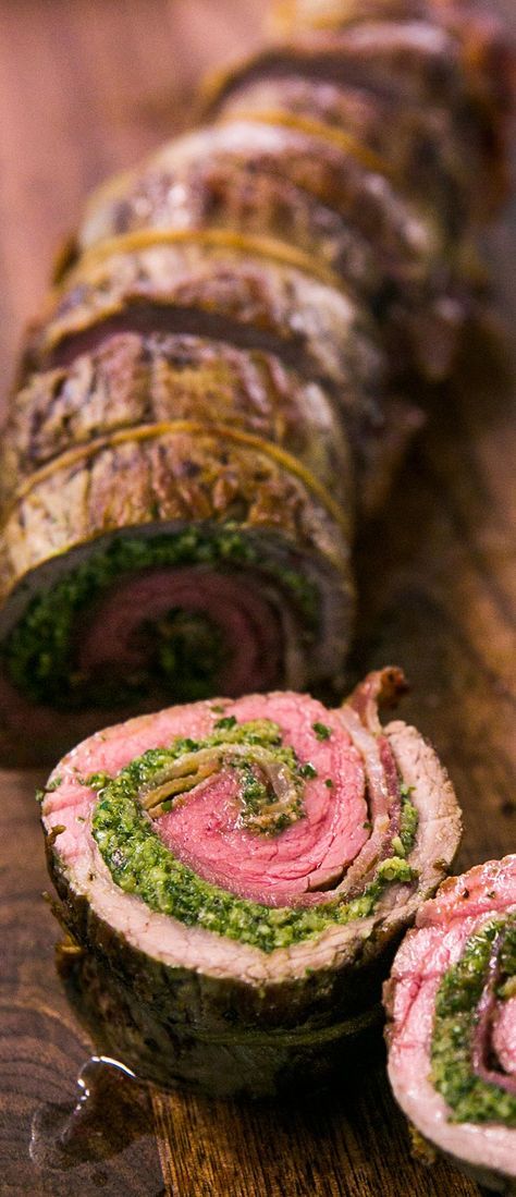 Steak Roll Ups, Beef Roulade, Steak Rolls, Parsley Pesto, Flank Steak Recipes, Beef Roll, Wrapped In Bacon, Pesto Recipe, Flank Steak