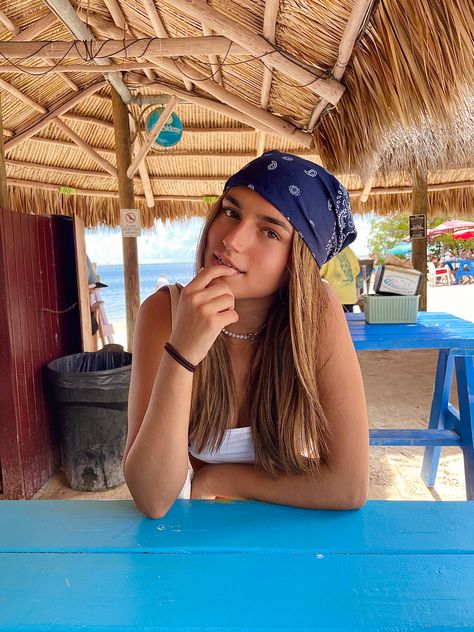 💙🧡🤍 Beach Bandana, Pirate Style, Bandana Girl, Pirate Fashion, Beach Poses, Cancun, Bandanas, Head Scarf, West Coast