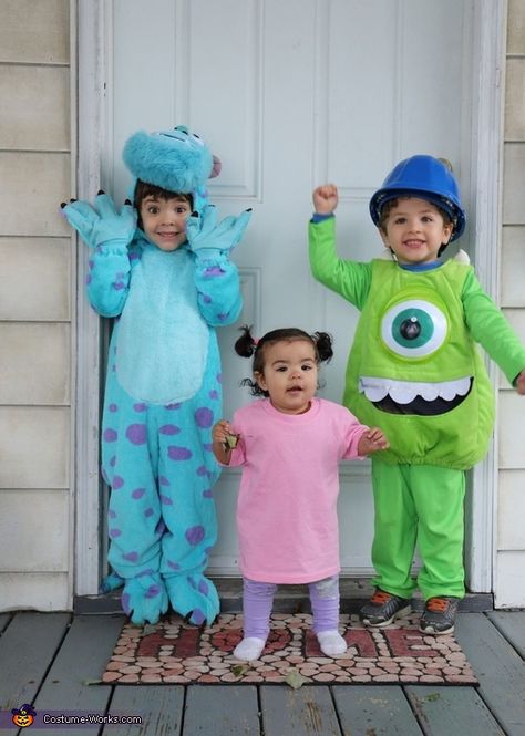 Monsters Inc Family Costume, Diy Mike Wazowski Costume, Mike And Sully Costume, Sully And Boo Costume, Boo Monsters Inc Costume, Monsters Inc Halloween Costumes, Mike Wazowski Costume, Costumes For Groups, Monsters Inc Halloween