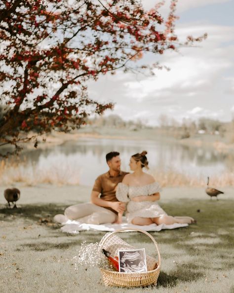 Story time 😜😜🤪 . . As I was arriving to My location that my client had selected, I noticed these 2 approaching the tree about 4 meters infront of me. They were dressed gorgeously, had a picnic, a bow in the hair & cake in hand.. I knew they must have been going for photos! .. but like I needed the tree! 🤪🤪🤣🤣.. as I approach I did ask if they were doing photos, they mentioned they were doing a baby gender reveal and my heart just melted. They were a 10!!! And how could I possibly burst their ... Gender Reveal Picnic, Gender Reveal Photo Shoot, Reveal Photoshoot, Gender Reveal Pictures, Gender Reveal Photography, Pregnancy Announcement Pictures, Announcement Pictures, Gender Reveal Photos, Announcement Photos