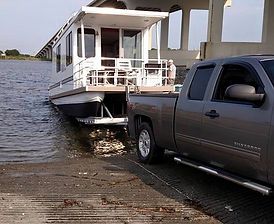 Pontoon Houseboats For Sale, Electric Pontoon Boat, Houseboats For Sale, Trailerable Houseboats, Deck Boats, Pontoon Houseboat, House Boats For Sale, Houseboat Living, Floating Homes