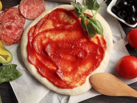 tomate, ail, oignon, thym, feuille de laurier, origan, huile, concentré de tomates, sucre, poivre, sel Sauce Tomate, Good Pizza, Camembert Cheese, French Toast, Steak, Pizza, Sauce, Chef, Cheese