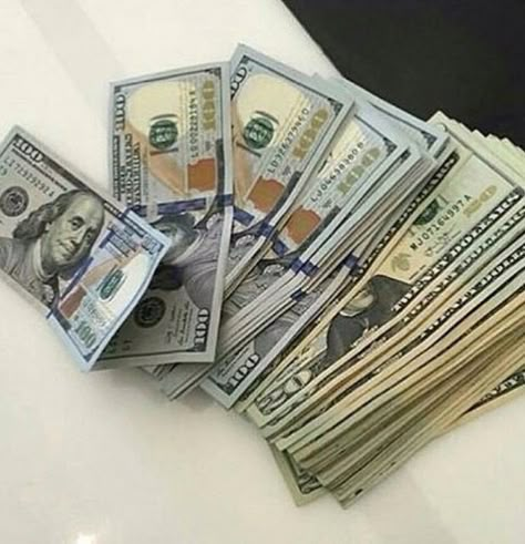 It's never too early or later to make this cash with me HMU . Flip Cash, Money Stacks, Money Pictures, Money On My Mind, Fast Cash, Money Magnet, Quick Cash, Money Goals, Money And Happiness